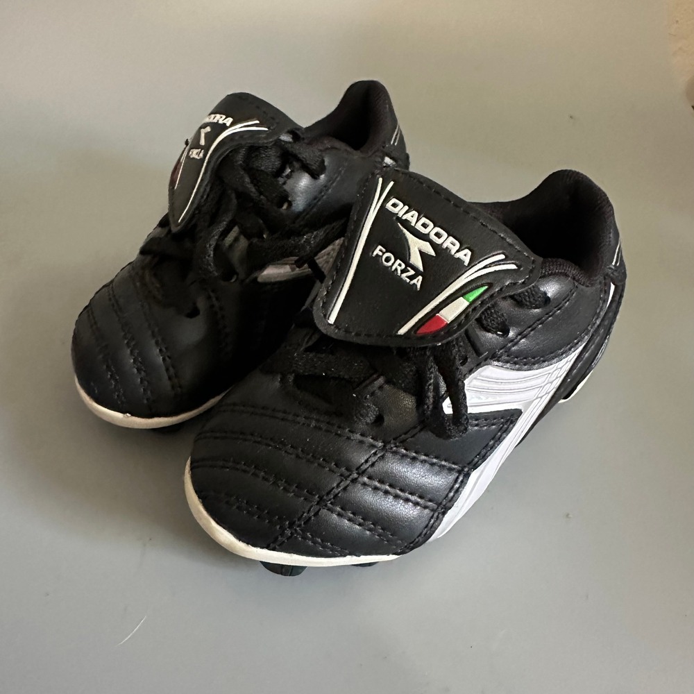 Diadora Forza Toddler Soccer Cleats Black White Athletic Field Shoes Size 8T - Picture 2 of 4